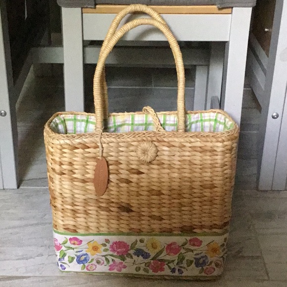 claire murray Handbags - Claire Murray Square Straw Tote